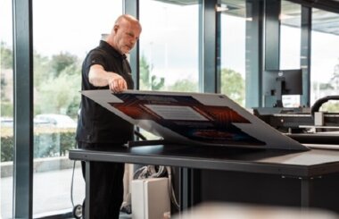 Kongsberg выпускает полуавтоматическое устройство для подачи/приемки листов