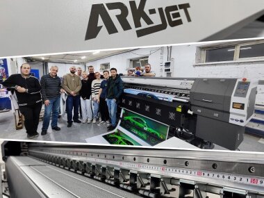 Инженер «КОВЧЕГа» установил 3-метровый ARK-JET SOL 3204 в ODIN PRINT из Курска