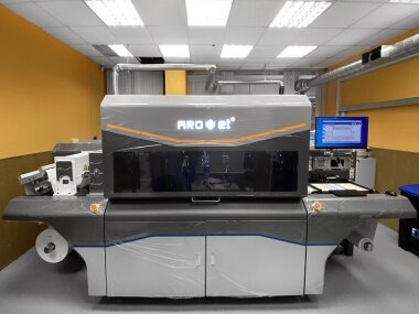 «Смарт-Т» установила этикеточную ЦПМ Arojet iHEM-K-220 в петербургской типографии «Альянс»