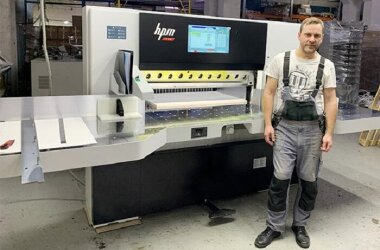 Бумагорезальная машина HPM установлена в типографии «Фойл принт»