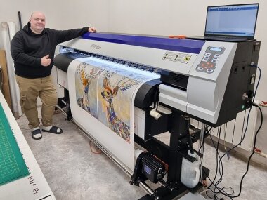 «КОВЧЕГ» установила рулонный УФ-принтер ARK-JET UV 1802 в РПК «Печатная Лавка»