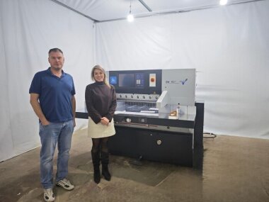 Бумагорезальная машина Guowang установлена в РПК «Паблисити»