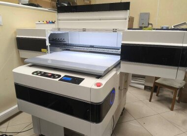 Планшетный УФ-принтер Audley Pro установлен в столичной «СтартАрт»