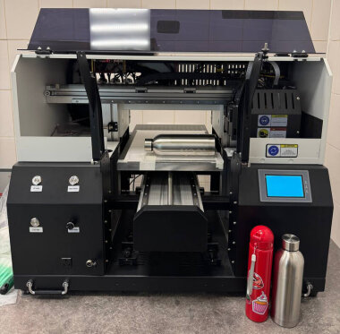 УФ-принтер G!Digital UF-300X Plus установлен в «Мерч Place»