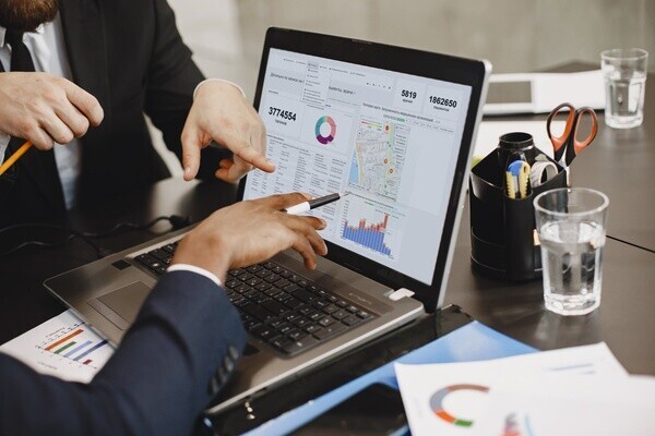 Встраивание управления качеством данных в процессы: через дорожную карту — к культуре доверия к данным