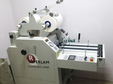 Ламинатор R-SuperLam SL-400BR установлен в типографии «Лигаинфо»