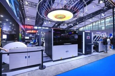 Flora впервые показала на выставке SinoLabel струйную ЦПМ Phenix 400e