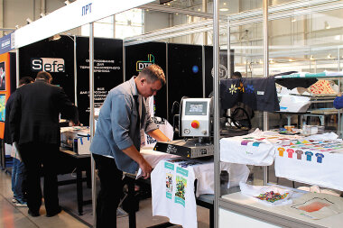 В фокусе «ИНЛЕГМАШ-2026» оборудование для раскроя и DTF-печати