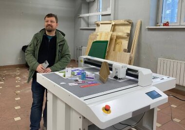 Режущий плоттер SAGA установлен в типографии «Ява Принт»