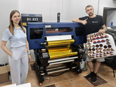 UV DTF-принтер ARK-JET заработал в сети печатных центров «АмегаPRINT»