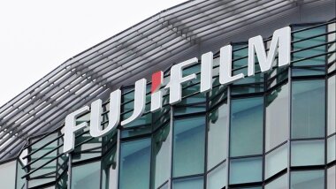 Fujifilm создаст «больше улыбок»
