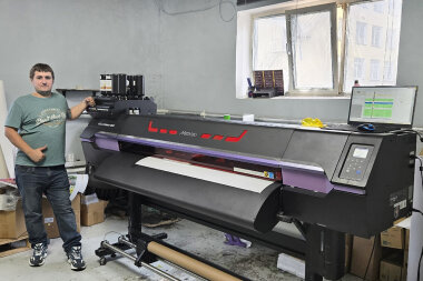 Принтер-каттер Mimaki заработал в типографии «Флай-Арт»