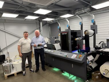 «Алайте-СПб» приобретает две машины SMG Tech для послепечатной обработки и облагораживания этикетки дополнительно к струйной УФ-машине Haotian
