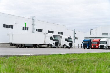 «КАМА» совершенствует перевозку картонно-бумажной продукции
