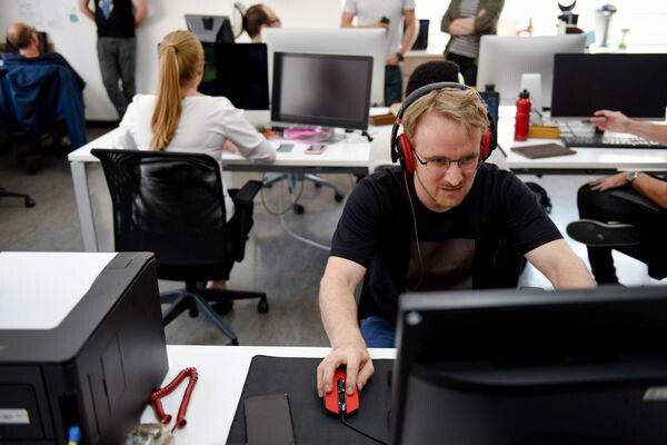 Искать работу в ИТ стало сложнее, ИИ-навыки превращаются в новый стандарт