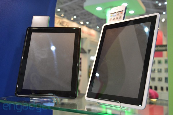 Телефон в планшете