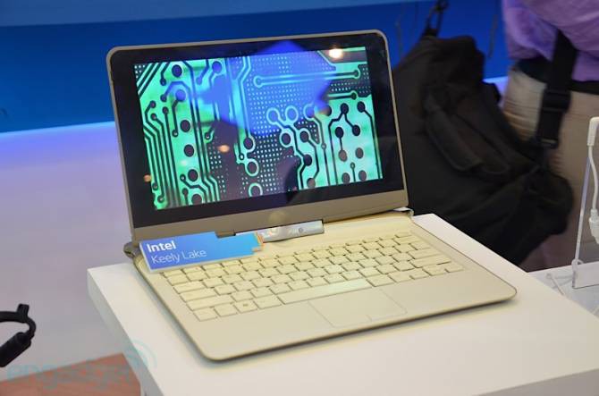 Нетбук с поворотным экраном от Intel
