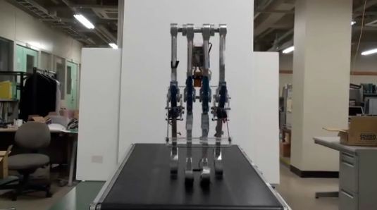 Японцы создали полностью механического двуногого робота