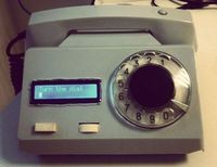 Украинские инженеры публикуют сообщения в Twitter со старого дискового телефона