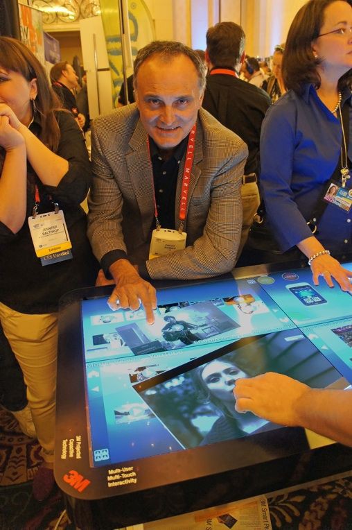 CES: 3M показала мультисенсорный дисплей с диагональю 46 дюймов