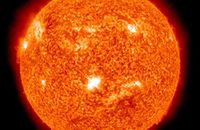 Космическая буря бьет по спутникам и самолетам