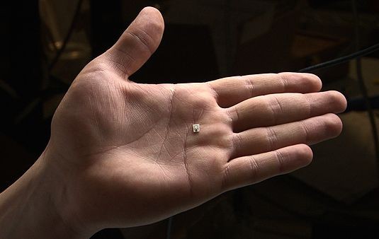 Микрозонд, получающий электроэнергию без проводов, можно отправить в «вояж» по кровеносной системе