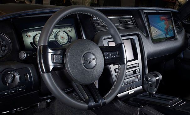 В Microsoft оснастили ретромобиль бортовым компьютером c Windows 8 и Kinect