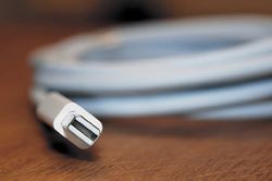 Thunderbolt переведут на оптику