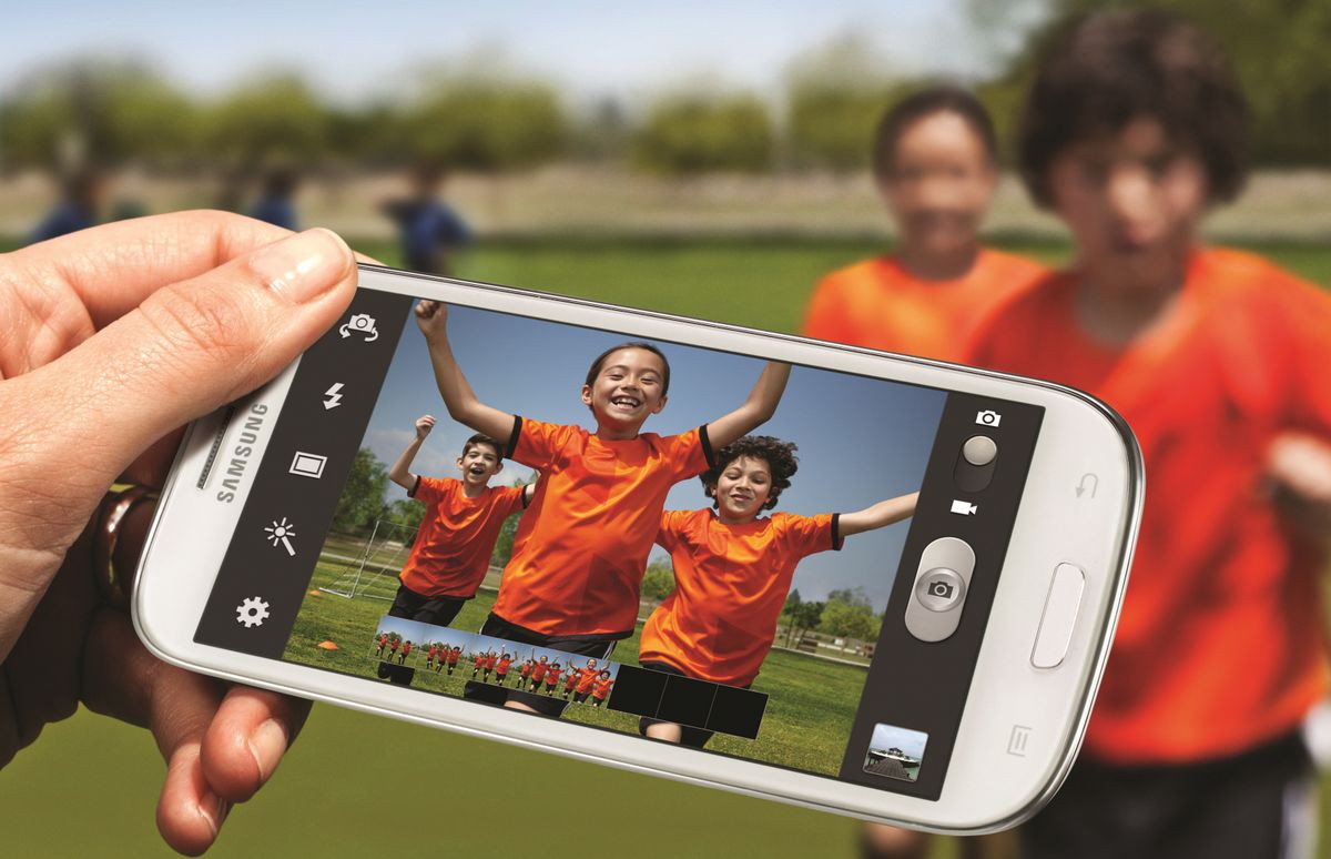 Samsung представляет Galaxy S III