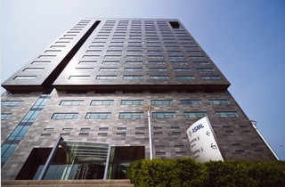 Intel инвестирует два миллиарда в перспективные технологии производства микросхем