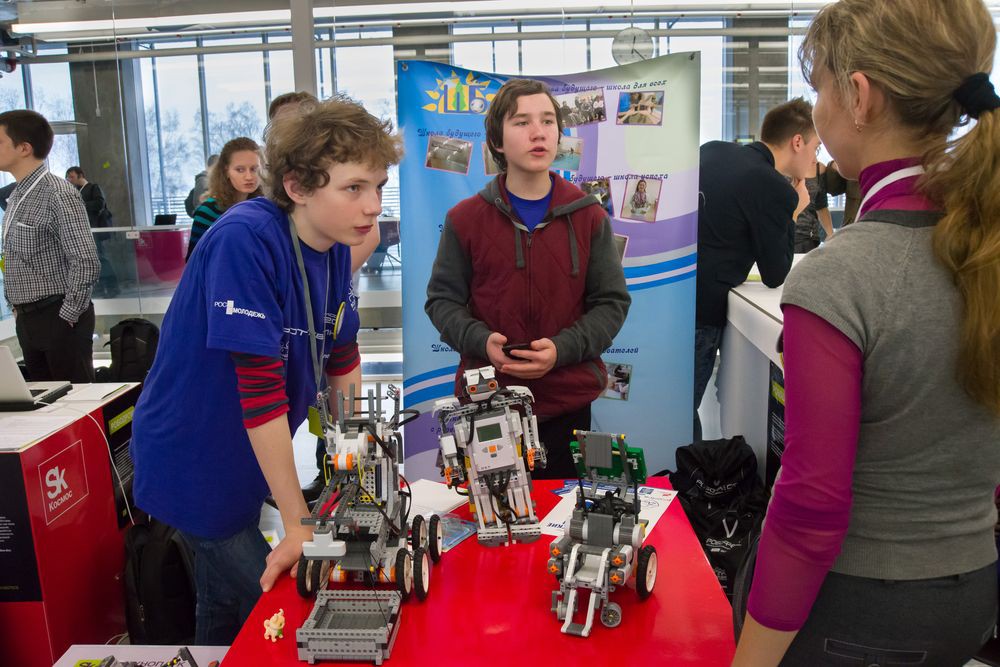 Роботы выходят из цехов