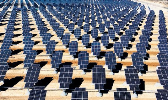 Лидеры индустрии переходят на возобновляемые источники энергии