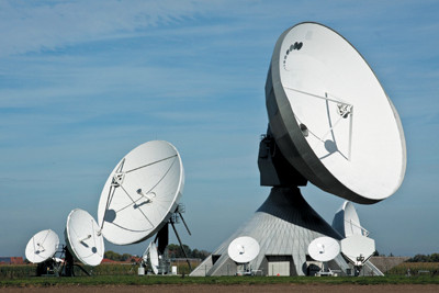 Телеком: между молотом и наковальней