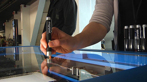 CHI: Виртуальная резьба по дереву с лазерной указкой