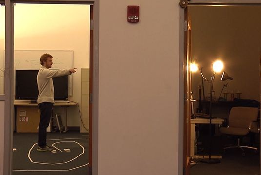 WiTrack определит ваше местонахождение за стеной с точностью 10 см