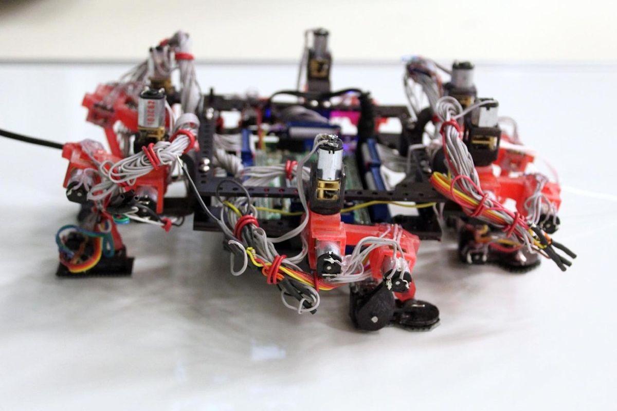 Робот-ящерица защитит астронавтов во время выхода в открытый космос