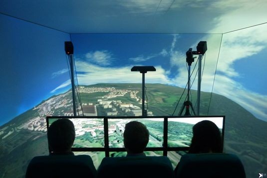 Для пассажирских лайнеров разрабатывают систему, заставляющую «исчезнуть» стены салона