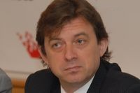 Без бумаги пока не получается