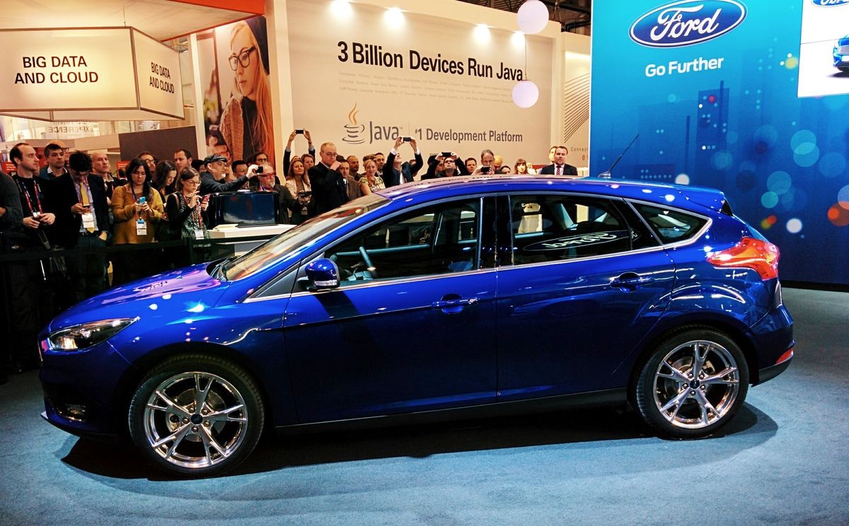 MWC: Новый Ford Focus паркуется в самых тесных местах