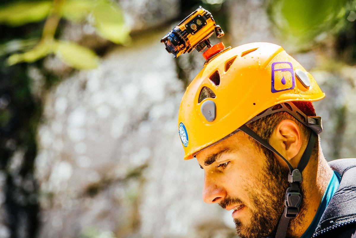 Экшн-камера Ricoh не боится воды и холода