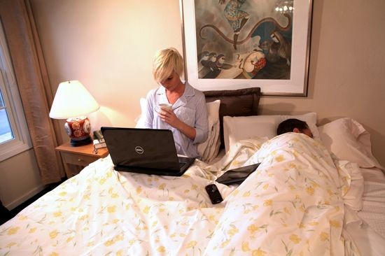 Чем занимаются работающие «из дома» во время селекторных совещаний?