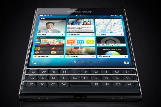 Квадратный BlackBerry Passport — только для бизнеса