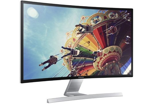Изогнутый монитор Samsung «втягивает» в себя пользователя