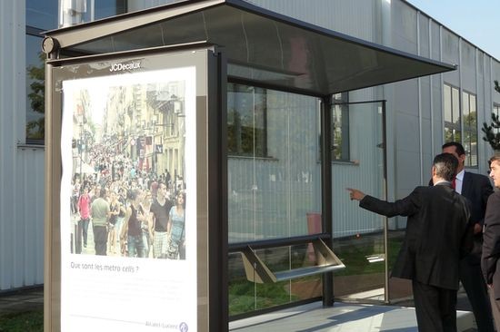 Рекламные панели помогут улучшить сотовую связь