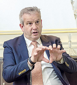 Вместе с Hitachi