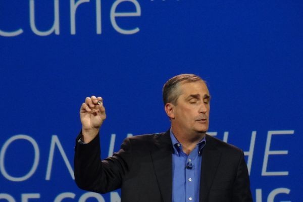 CES: Компьютер Intel Curie умещается в пиджачной пуговице