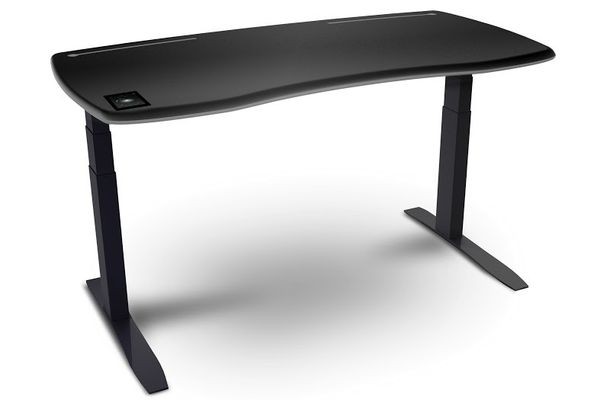 Умный компьютерный стол защищает от сидячего образа жизни, приподнимаясь и заставляя встать