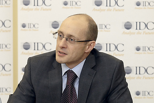 В условиях неопределенности