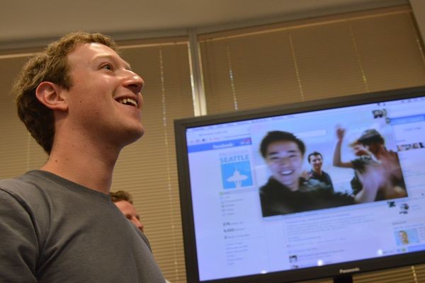 Доходы Facebook от мобильной рекламы быстро растут