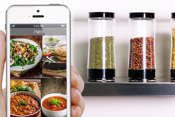 «Умная» банка сама заказывает крупу, когда она заканчивается